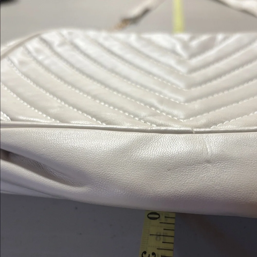 Chic Cream Quilted Wristlet